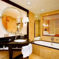 Отель InterContinental Düsseldorf 5* Улучшенный номер с различными типами кроватей