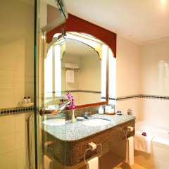 Отель Amora Beach Resort Phuket 4* Стандартный номер разные типы кроватей фото 3