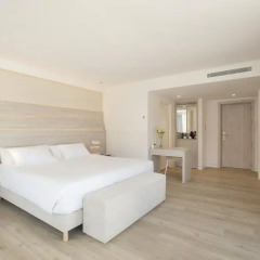 Canyamel Park Hotel & Spa 4* Люкс с различными типами кроватей фото 8