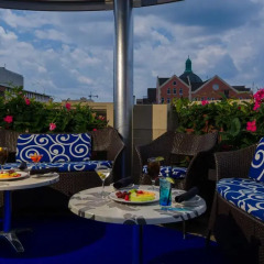 Beacon Hotel & Corporate Quarters балкон