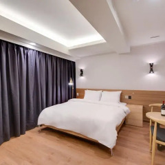 Hotel M 3* Стандартный номер фото 2