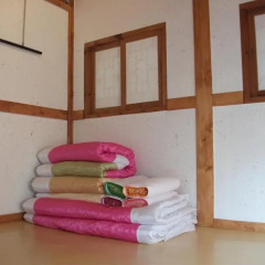 Отель Bukchon Sarangchae Hanok Guesthouse Южная Корея, Сеул - отзывы, цены и фото номеров - забронировать отель Bukchon Sarangchae Hanok Guesthouse онлайн детские мероприятия фото 2