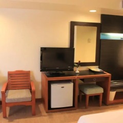 Sunshine Hotel And Residences 3* Улучшенный номер с различными типами кроватей фото 6