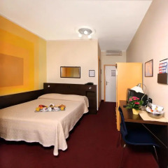 Hotel Cairoli 3* Номер Комфорт с двуспальной кроватью фото 4