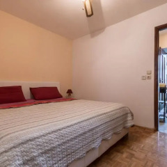 Отель Adriana Downtown Guesthouse 3* Стандартный номер с двуспальной кроватью (общая ванная комната) фото 4
