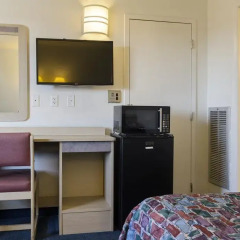 Отель Rodeway Inn 2* Стандартный номер с различными типами кроватей