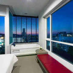 Отель At Patong 4* Номер Делюкс фото 7