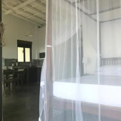 Отель Lara's Place 4* Люкс