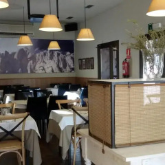 Отель Hostal Guilleumes гостиничный бар