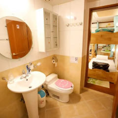 Отель Bounce Guesthouse Hongdae (Foreigners Only) Кровать в женском общем номере с двухъярусной кроватью фото 10
