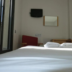 Ok Hostel Madrid Кровать в общем номере с двухъярусной кроватью фото 3