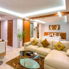 Отель At The Tree Condominium Phuket Номер Делюкс с двуспальной кроватью фото 21