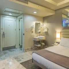 The Peak Hotel 4* Номер Eccentric с различными типами кроватей