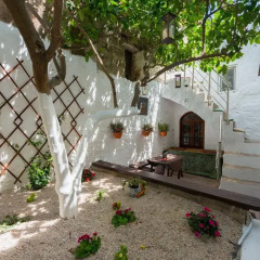 Отель Anna's House - Old Town