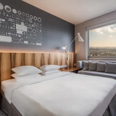 Отель Hyatt Regency Paris Etoile 4* Улучшенный номер с различными типами кроватей фото 6