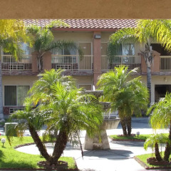 Отель Days Inn And Suites South Gate Южные ворота