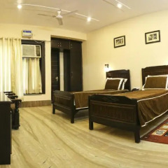 Отель Pearl Of Taj-Homestay 3* Номер Делюкс с 2 отдельными кроватями фото 13