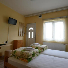Hostel Zlatna Greda Нови Сад комната для гостей фото 4