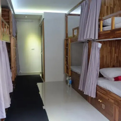 Отель Suki House Hanoi Кровать в общем номере с двухъярусной кроватью