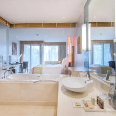 Отель Renaissance Phuket Resort & Spa 5* Номер Делюкс с двуспальной кроватью фото 3