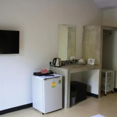 Отель Rawai Beach Studios удобства в номере