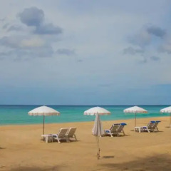 Отель Naithon Beach Resort пляж