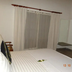 Отель Tissakumbura Holiday Home удобства в номере