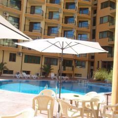 Отель Bulgarienhus Amadeus 5 Apartments Болгария, Солнечный берег - отзывы, цены и фото номеров - забронировать отель Bulgarienhus Amadeus 5 Apartments онлайн бассейн фото 2