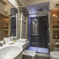 Отель Town House Spagna 3* Улучшенный номер с различными типами кроватей фото 27