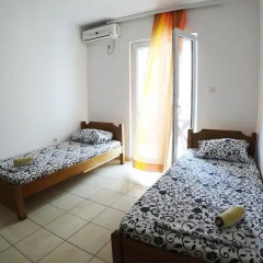 Sun Hostel Budva Стандартный номер с 2 отдельными кроватями фото 11