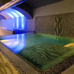 Отель iH Hotels Roma Dei Borgia бассейн