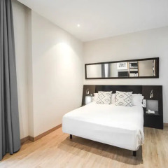 Отель Petit Palace Plaza de la Reina 3* Стандартный номер
