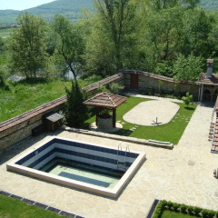 Отель Moskito Guest House Велико Тырново бассейн