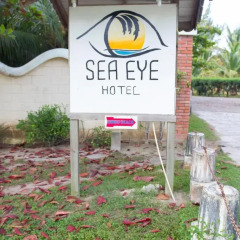 Sea Eye Hotel - Tropical Building городской автобус