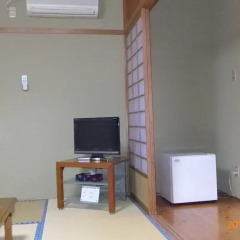 Отель Fujiwara Ryokan 3* Номер с общей ванной комнатой фото 4