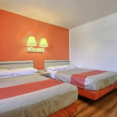 Отель Motel 6 Tulare 2* Стандартный номер с различными типами кроватей фото 4