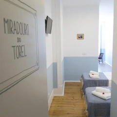 Отель Lisbon Check-In Guesthouse 3* Стандартный номер с различными типами кроватей фото 6