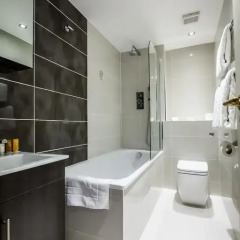 Отель Holiday Inn London - Kensington 4* Улучшенный номер с различными типами кроватей фото 16