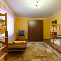 Hostel Papa House Кровать в мужском общем номере с двухъярусной кроватью