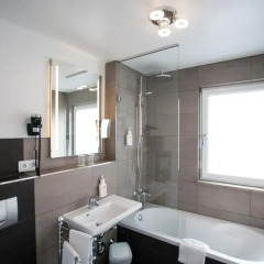 Отель Amalienburg Boutique & Boarding Hotel Германия, Мюнхен - отзывы, цены и фото номеров - забронировать отель Amalienburg Boutique & Boarding Hotel онлайн ванная фото 2