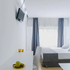 Отель Apartamentos Orion Испания, Мадрид - отзывы, цены и фото номеров - забронировать отель Apartamentos Orion онлайн комната для гостей фото 5