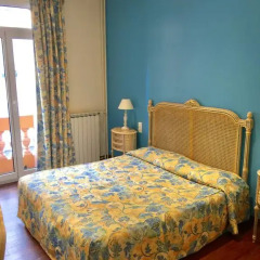 Отель Hôtel Lépante 2* Улучшенный номер с различными типами кроватей фото 9