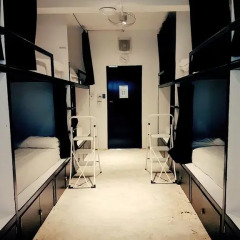 Seek Sleep Hostel Бангкок комната для гостей фото 4