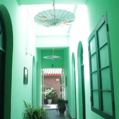 Chengdu Mrs Panda Hostel интерьер отеля