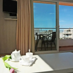 Отель Apartamentos Avenida в номере