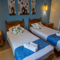 Отель Twilight Holiday Home комната для гостей фото 2
