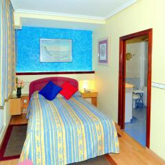 Отель CH Plaza D'Ort Rooms Madrid Стандартный номер с различными типами кроватей