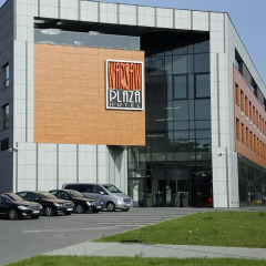 Warsaw Plaza Hotel парковка