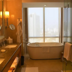 Four Seasons Hotel Mumbai 5* Номер Премьер с двуспальной кроватью фото 7