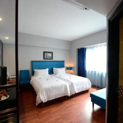 Gia Bao Grand Hotel 3* Номер Делюкс с различными типами кроватей фото 12